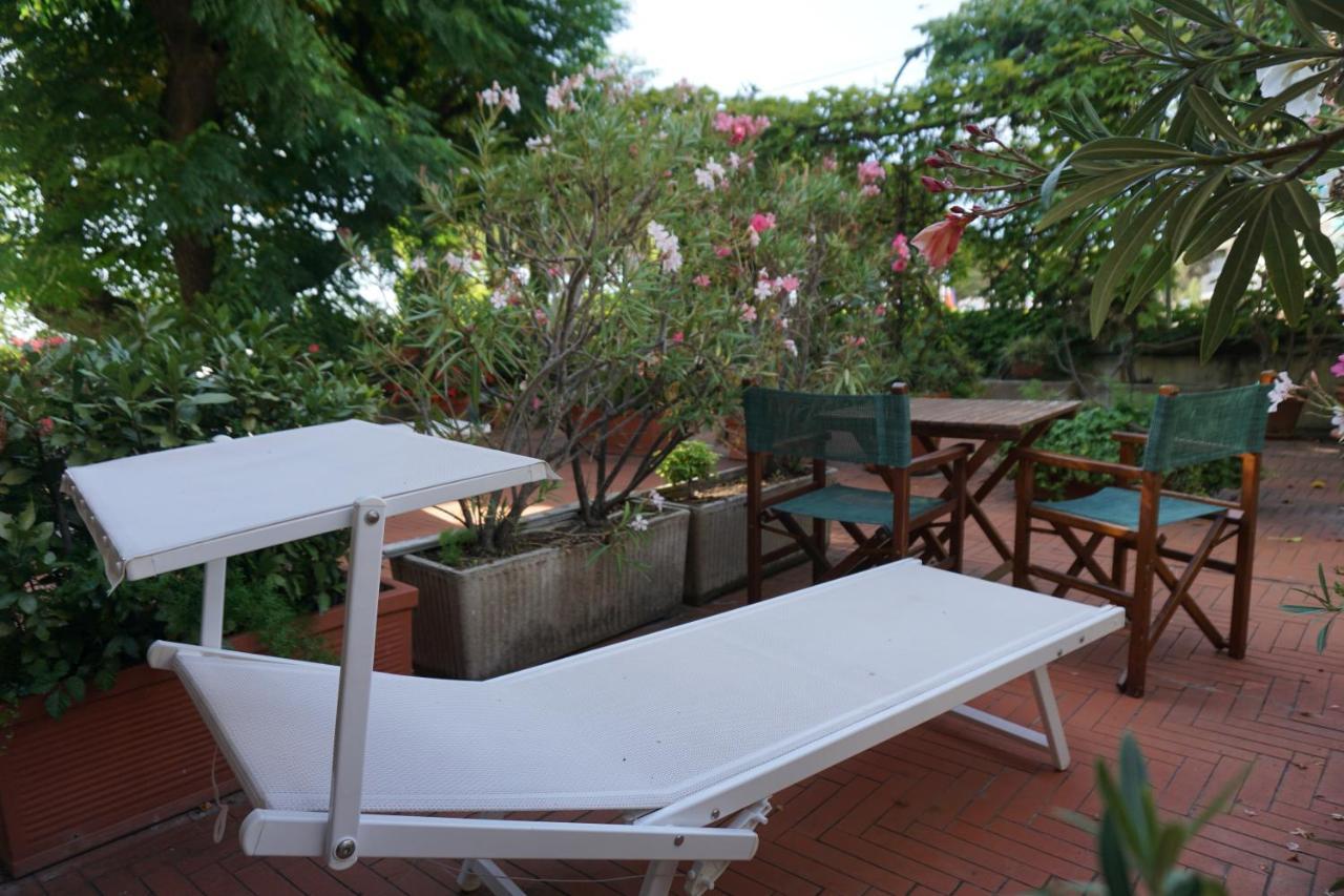 Hotel Beau Rivage Alassio Esterno foto
