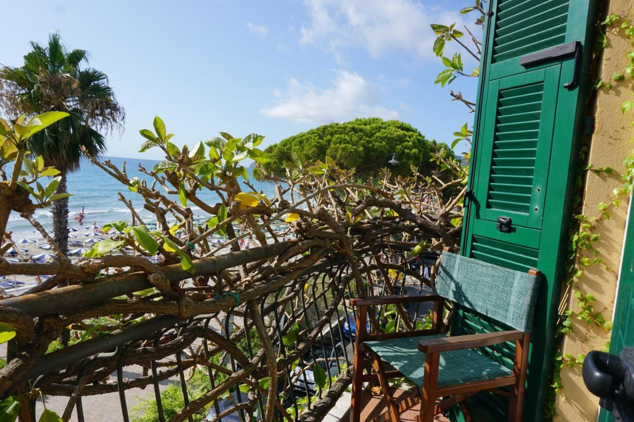 Hotel Beau Rivage Alassio Esterno foto