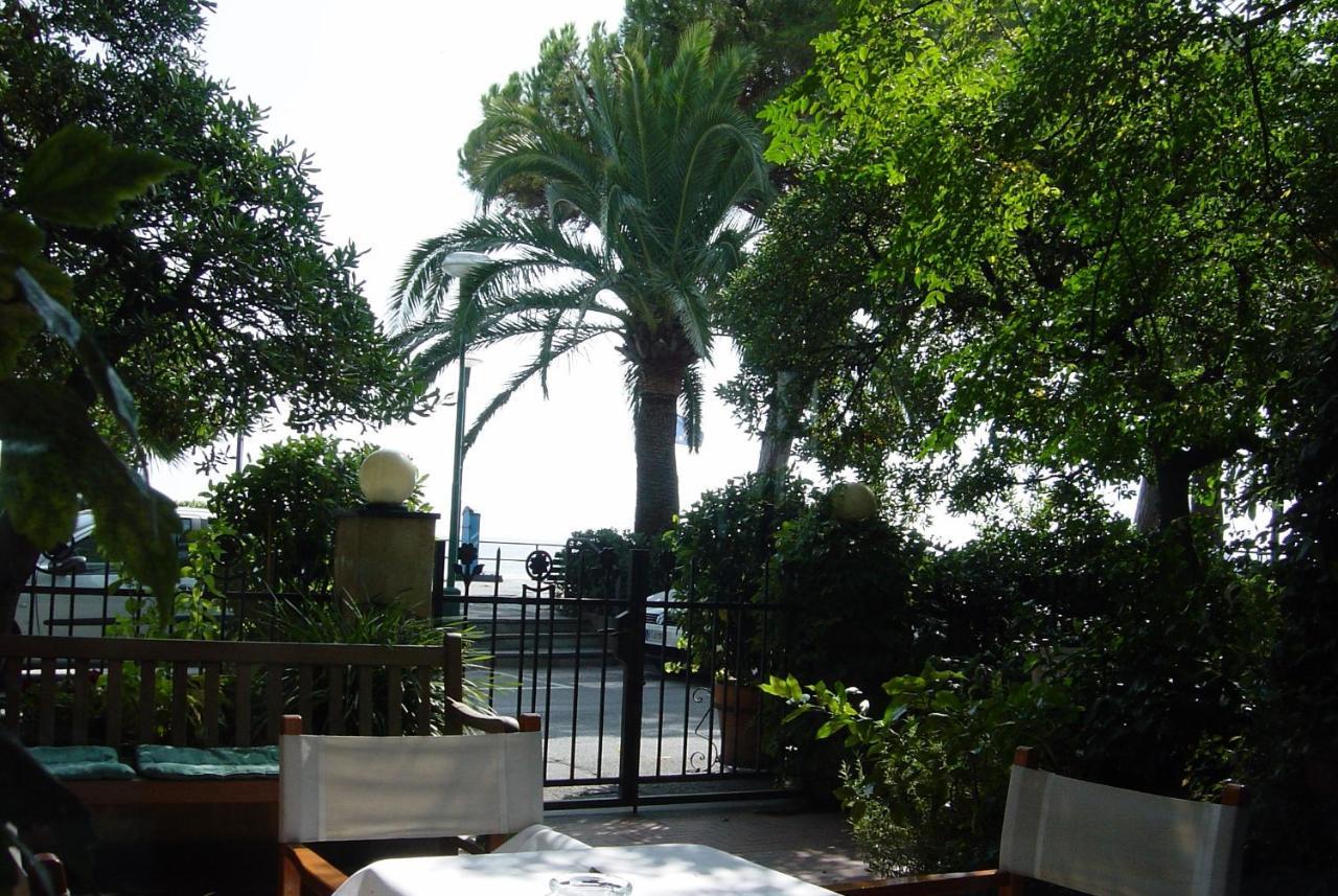 Hotel Beau Rivage Alassio Esterno foto