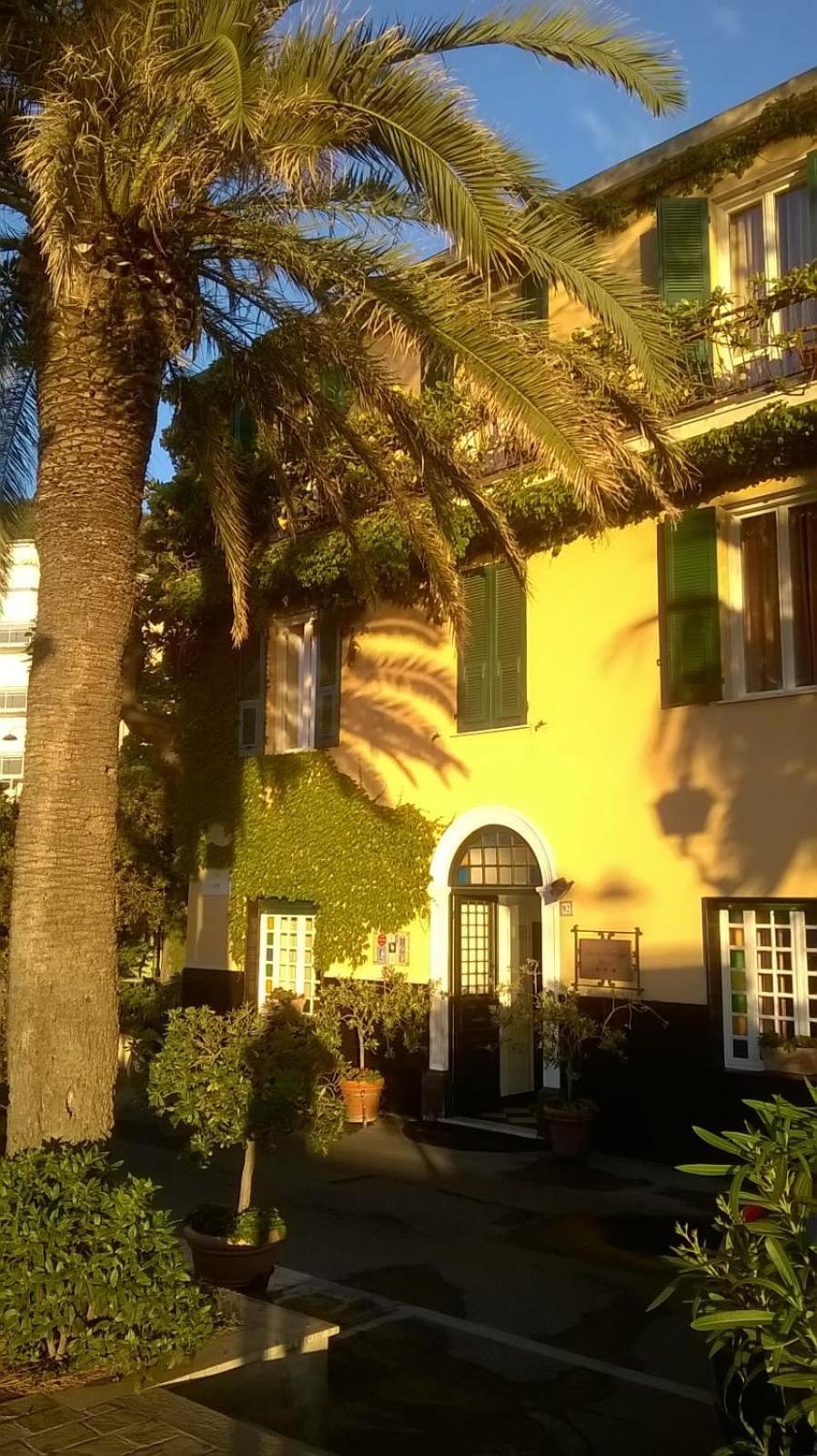 Hotel Beau Rivage Alassio Esterno foto