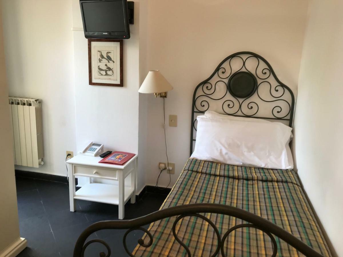 Hotel Beau Rivage Alassio Esterno foto